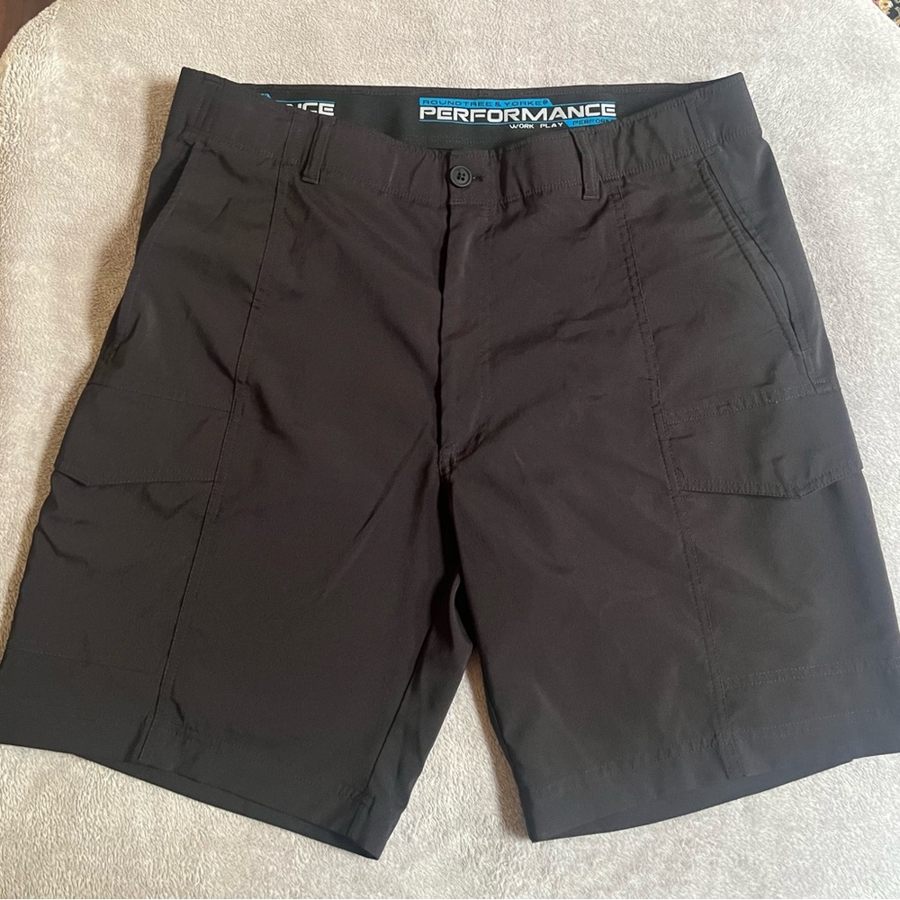 Roundtree & Yorke Black Men’s Athletic Shorts
